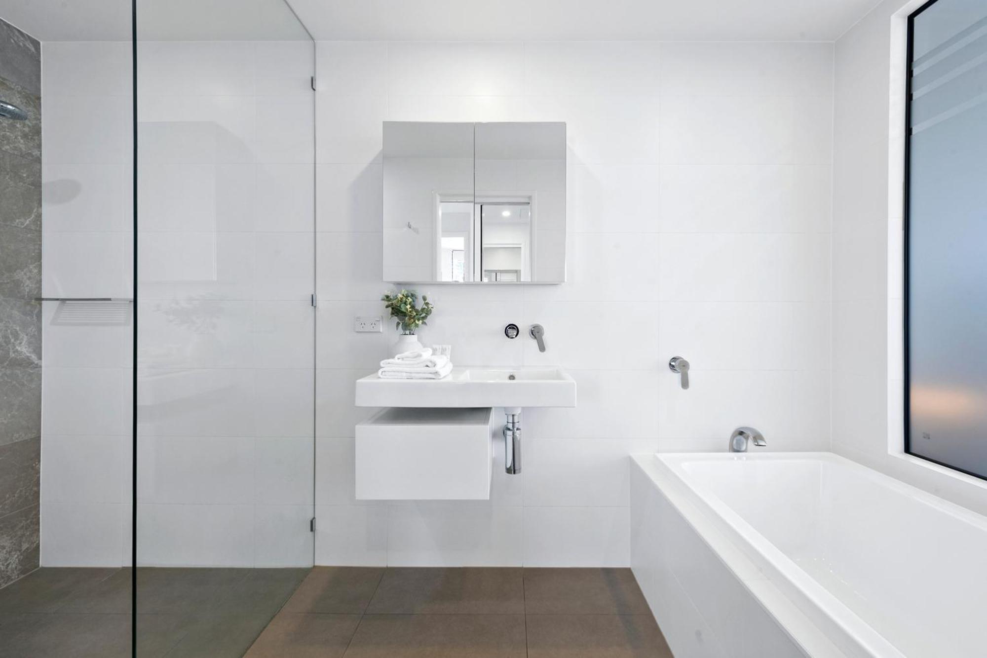 Ruby Building - Self Contained, Privately Managed Apartment