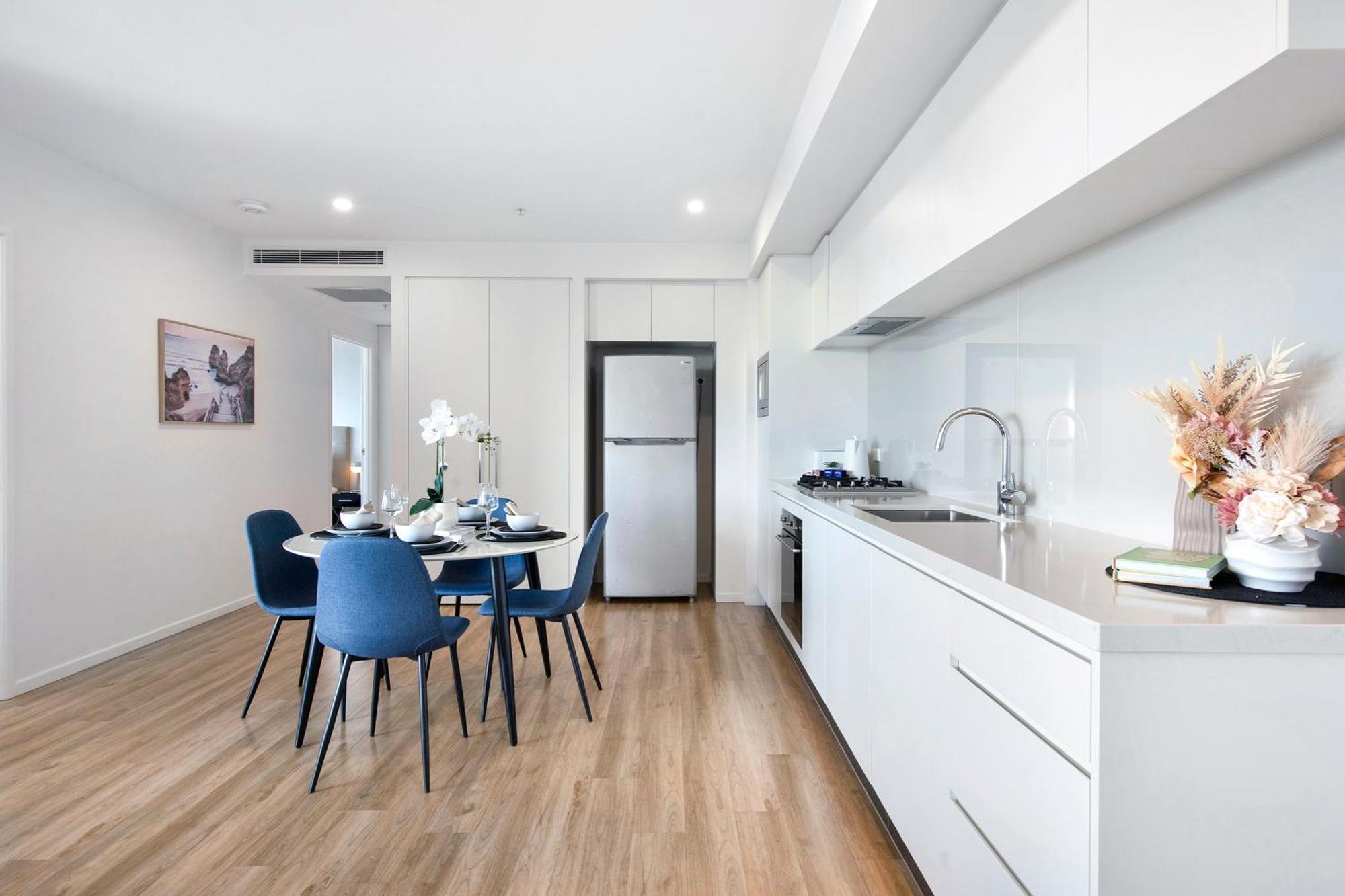 Ruby Building - Self Contained, Privately Managed Apartment *