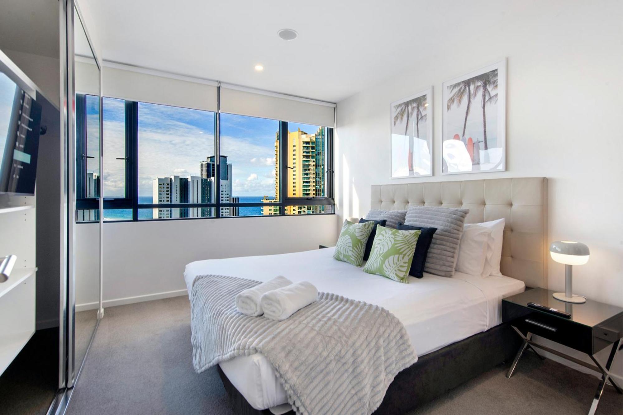 Ruby Building - Self Contained, Privately Managed Apartment